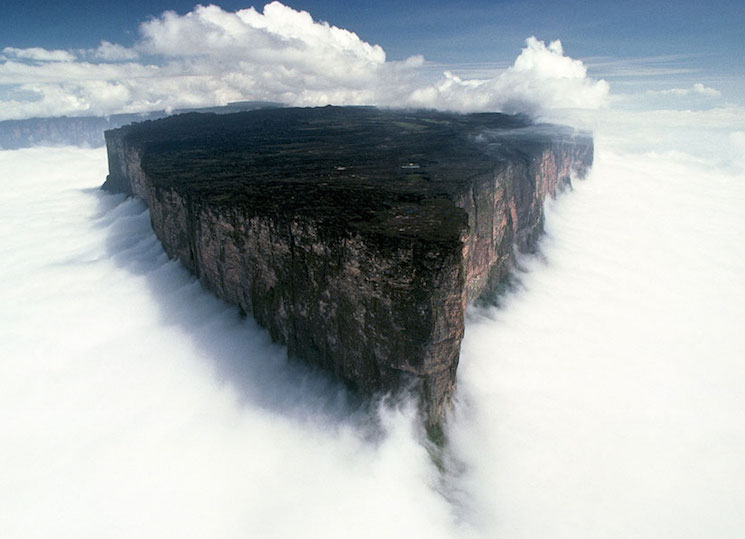 Гора Рорайма на стыке Бразилии, Венесуэлы и Гайаны
