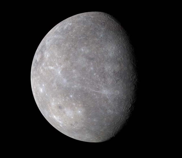 Поверхность Меркурия снятая космическим аппаратом MESSENGER