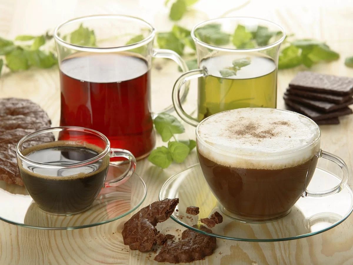 Вода соки кофе. Чай и кофе. Чайные и кофейные напитки. Чай кофе сок. Чай кофе какао.