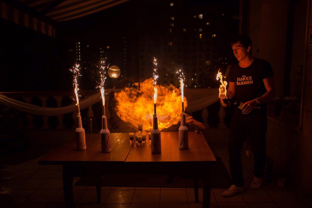 Профессиональные артисты и бармен шоу на свадьбу Москвы на вашем празднике Профессиональные артисты и бармен шоу на свадьбу Москвы на вашем празднике