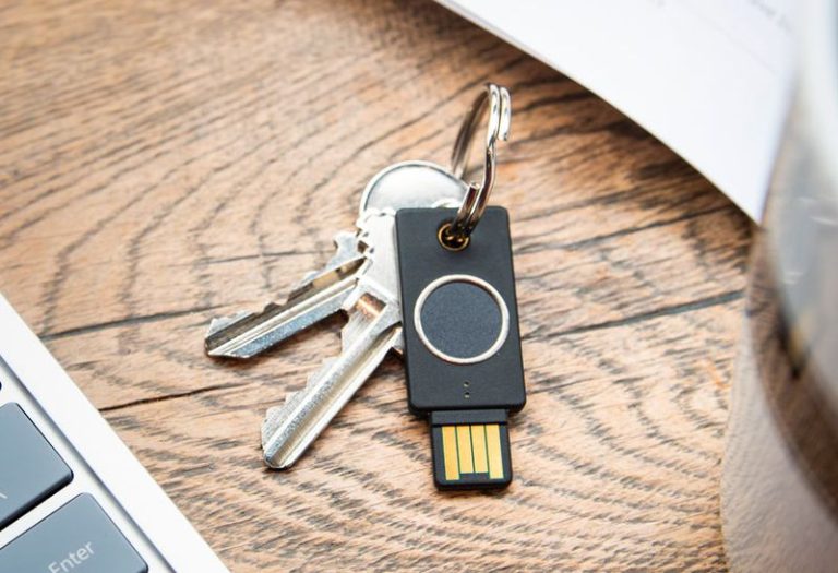 Ключі безпеки YubiKey: ефективний захист і безпечне використання даних
