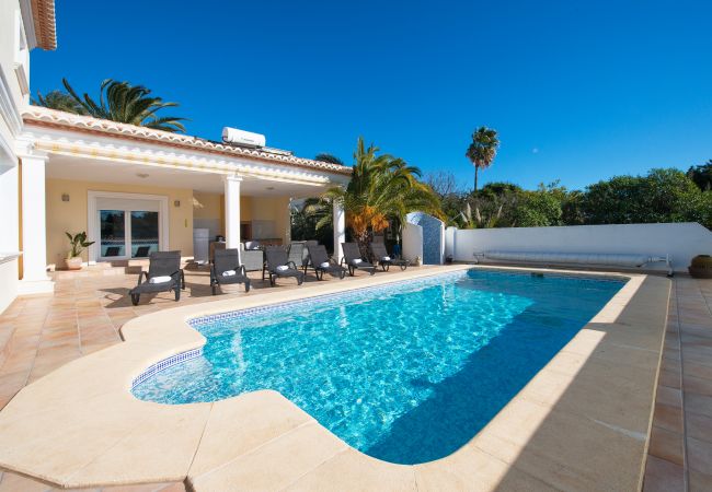 Как выгодно приобрести недвижимость в Испании для граждан России и Украины? Как выгодно приобрести недвижимость в Испании для граждан России и Украины?