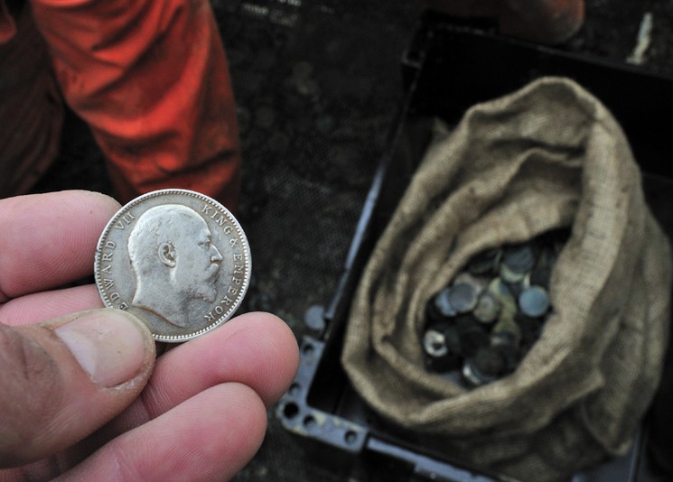 Серебянные монеты с корабля Каир