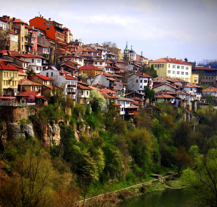 Болгария, Велико-Тырново - город на склоне гор