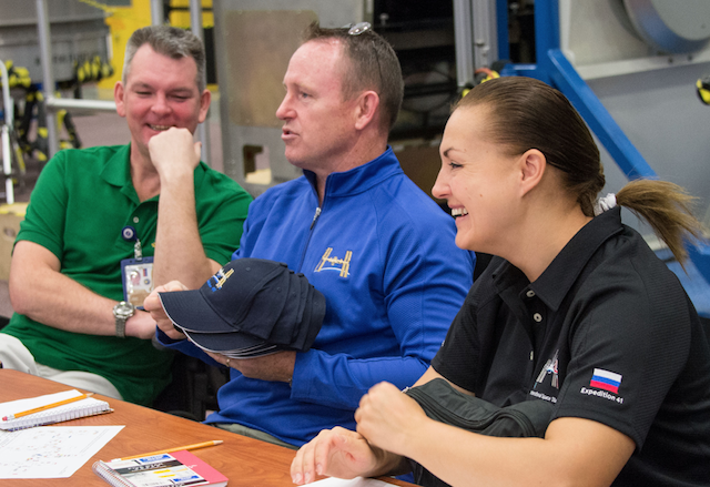 Елена Серова в составе экипажа