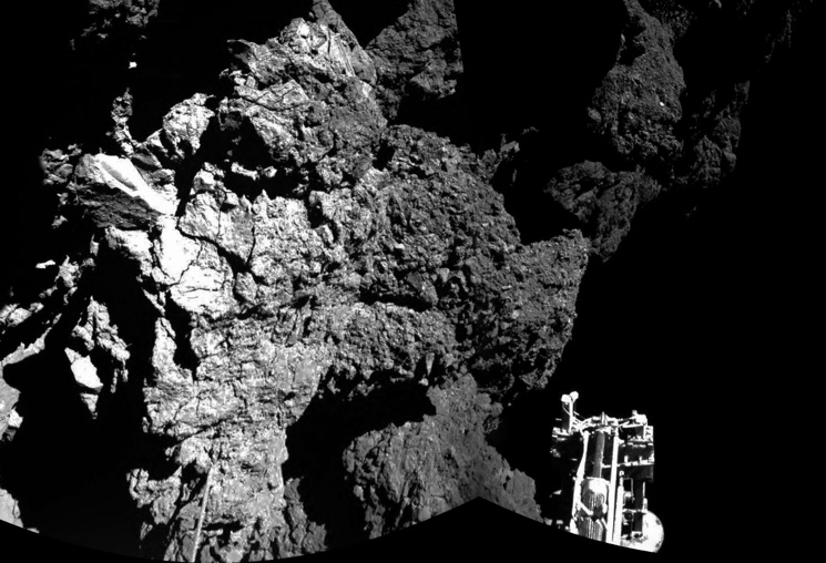 Фотоснимок поверхности кометы Чурюмова - Герасименко с борта модуля Philae
