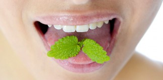Как избавиться от неприятного запах изо рта