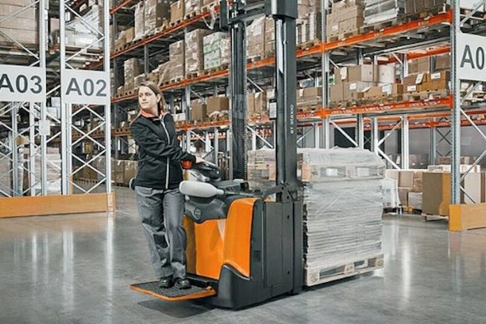 самоходные штабелеры