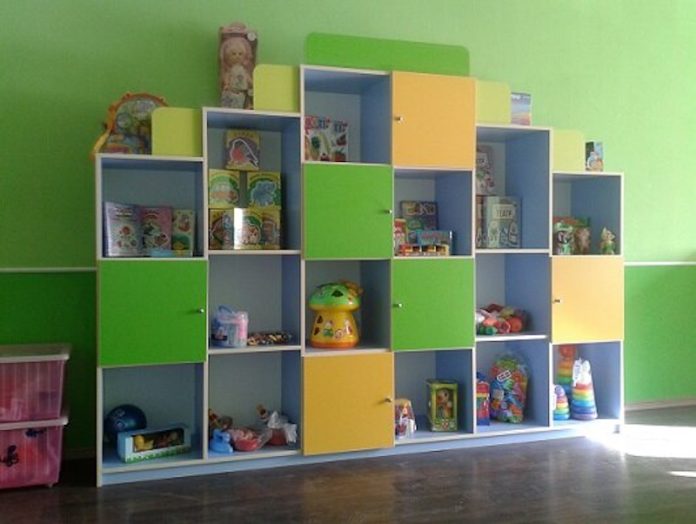 Стеллажи для детского сада