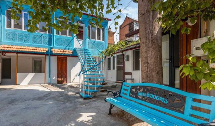 Атмосфера против Прагматики