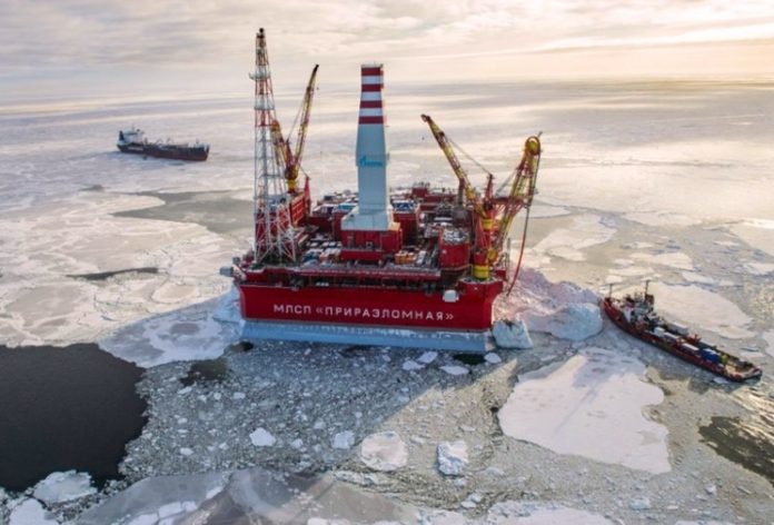 Нефтедобывающая платформа 