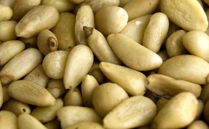 Кедровые орешки очищенные