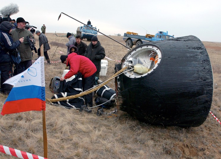 Экстренное возвращение космонавтов на Землю при болезни