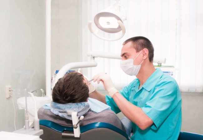 Надежная стоматология в Позняках. Где лечить зубы?