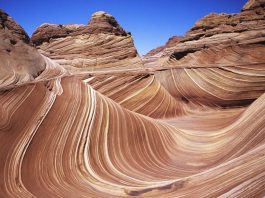 Разноцветные слои песчаника в Аризоне